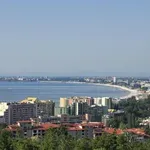 На морето е като на Коледа в мола