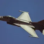 ТРЕВОГА КРАЙ ИМОТА НА ТРЪМП! Ф-16 прехванаха два самолета