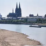 Река Рейн достигна рекордно ниско ниво при Кьолн