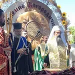 Голяма Богородица събра хиляди вярващи в храмове и манастири из страната
