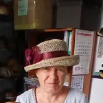 Ирина Сардарева с равносметка за 71 г.: Първите дами посетиха кралицата с мои шапки!
