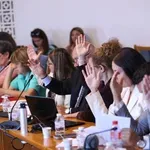 Тестват почтеността само на новите чиновници (ОБЗОР)