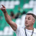 Генчев може да излети от Ботев Пловдив при загуба от Левски