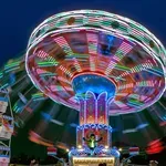 КОШМАРНО! 23 души висяха на въртележка във въздуха с часове