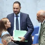 ПБ обеща стабилност, опозицията - протести (ОБЗОР)