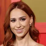 ИЗНЕНАДА НА ЧЕРВЕНИЯ КИЛИМ: Мария Бакалова се появи с драстична промяна