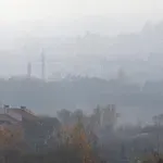 СОФИЯ ПОТЪНА В ПУШЕК! Незаконно сметище пламна във „Филиповци“
