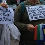 Протест срещу кабинета „Радев“ блокира центъра на София