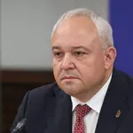 ДЕМЕРДЖИЕВ: Пари за мантинели са били отклонявани за полетите на Пеевски!