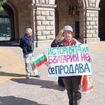 Протест пред Министерския съвет заради ремонта на Шипка