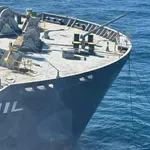 Кораб, ударен от дрон край Одеса, дрейфува в Черно море