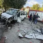 Шофьор загина, след като микробус се вряза в ограда край Бургас (СНИМКА)