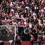 Протест на фенове прекъсна мач в Ла Лига
