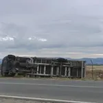 АД НА ПОДБАЛКАНСКИЯ ПЪТ: Ураганен вятър обърна камион