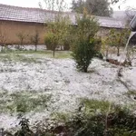 Побеляха улиците в Джулюница, а буря удари Великотърновско