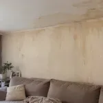 Незавършено саниране причини течове в блок със 117 семейства