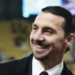 Златан Ибрахимович взе участие в щафетата с олимпийския огън