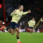 Джак Грийлиш герой за Евертън край южния бряг