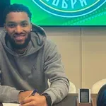 Играл в Уулвърхемптън акостира в отбор от efbet Лига