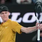 Синер пребори крампите, жегата и американец за 1/8-финал в Мелбърн, Шелтън и Музети също бият