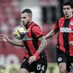 Локомотив София ще пробва да задържи български национал