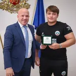 Министър Керязов отличи медалистите от Европейското първенство по джудо за кадети