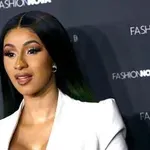 Карди Би показа първите снимки на новородения си син (СНИМКИ)