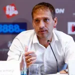 Стана ясно какво ще обяви Стилиян Петров