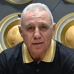 Христо Стоичков се показа с внучетата и пожела смирение за Коледа (видео)