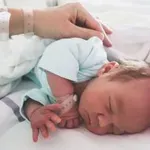 Разлика между естествено раждане и раждане с цезарово сечение: коя опция е по-добра за вашето бебе?