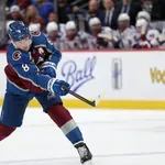 Колорадо се справи с Чикаго, Минесота победи Уинипег в НХЛ