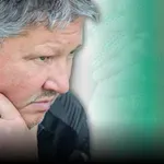 Извънредно! Любо Пенев се прибра в България