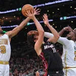 Бостън спря серията от загуби след силна последна четвърт срещу Маями