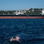 Откриха тялото на руски плувец във водите край Босфора