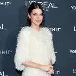 Красавица се върна при ас от НБА