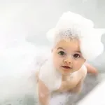 Каква трябва да бъде температурата на водата за къпане на бебе?