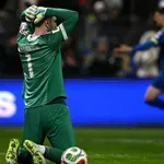 И това не помогна: Донарума разкъсал „пищова“ на босненския вратар