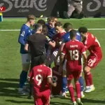 Напрежение в дербито на Мърсисайд - играчите на Евертън и Ливърпул се сдърпаха (видео)