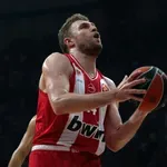 НА ЖИВО: Везенков и Олимпиакос - Реал Мадрид, обрат на гръцкия тим