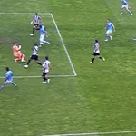 Фрапантен пропуск на Уилсон Самаке срещу Локомотив Пд (видео)