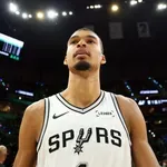 Сан Антонио с Виктор Уембаняма ще играе в Париж през 2027-а година