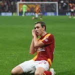 НА ЖИВО: Галатасарай 1:0 Барселона, шок за каталунците