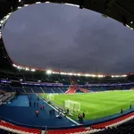 ПСЖ купува легендарен за българския футбол стадион