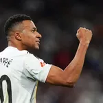 Мбапе застраши исторически рекорд на Кристиано Роналдо
