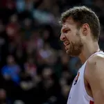 10 точки от Везенков при домакински триумф на Олимпиакос