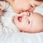 Първите месеци с бебе: Толкова любов… и толкова въпроси