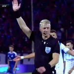 ВИДЕО: Отмениха гол на Бала заради засада