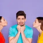Той има нова, но продължава да следи теб: какво всъщност означава това?