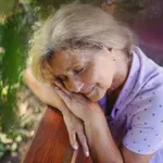 Zaprte oči pri demenci: Znak, ki ga skoraj vsi razumemo narobe