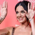 Po spletu zaokrožile fotografije Katy Perry na Met Gali 2025, ampak…